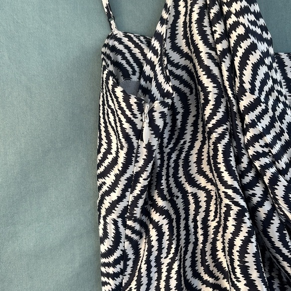 NWT Cinq A Sept Ruffled 100% Silk Midi Dress Sz 4 New Black White Asymmetric Hem - Picture 3 of 13